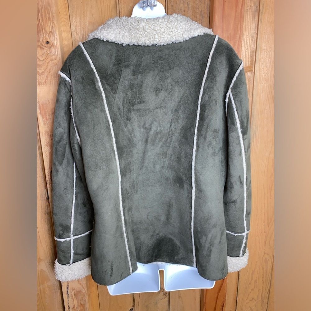 Hunter Green Calvin Kline Size Medium - Picture 2 of 13